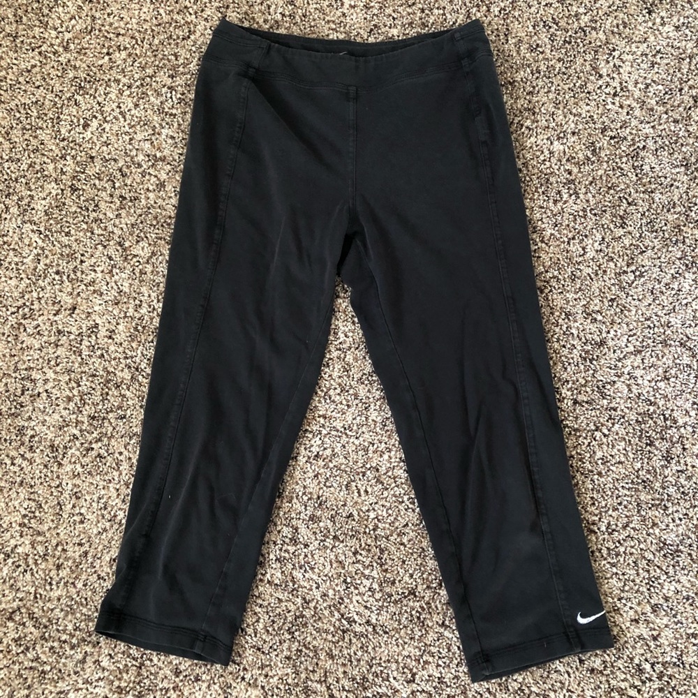 Nike cropped workout leggings